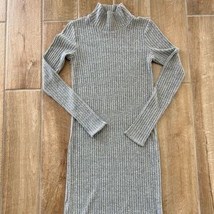 Aritzia grey sweater dress size small